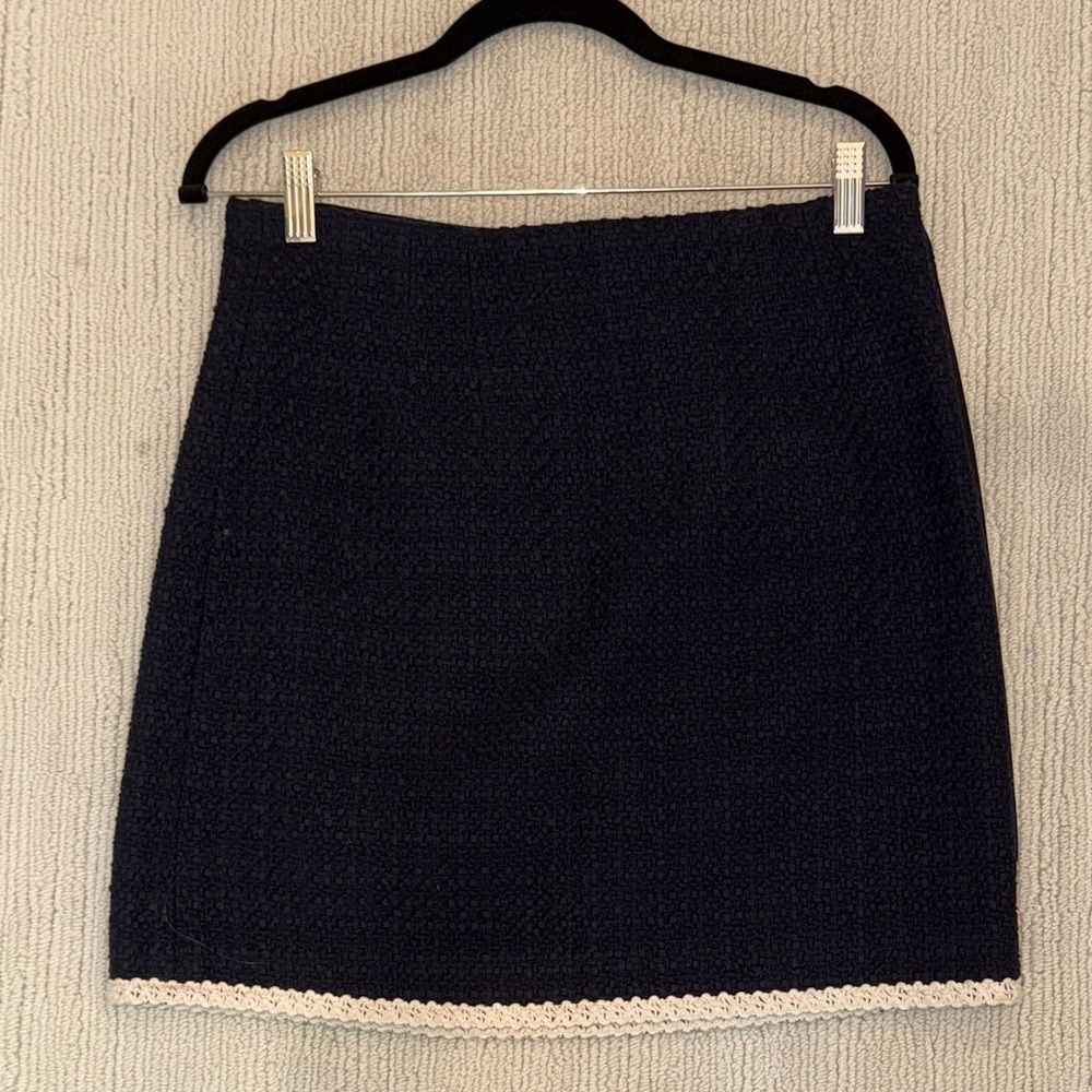 Veronica Beard Navy / Ivory Tweed Skirt with Cream Accent - Size 8